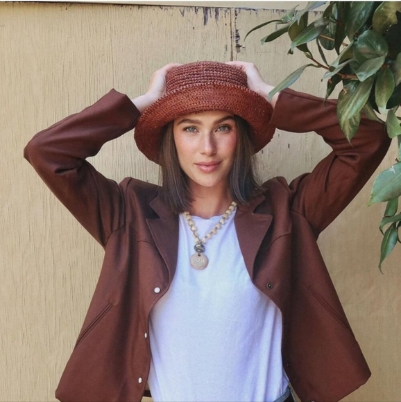 New Wyeth Aden Hand Crocheted 100% Raffia Straw Chocolate Bucket Hat O/S NWT - Picture 3 of 10